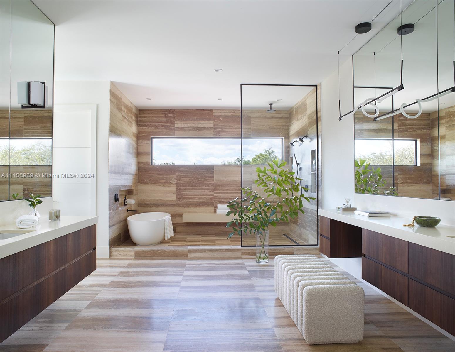 TOWN & RANCH ESTS - Residential