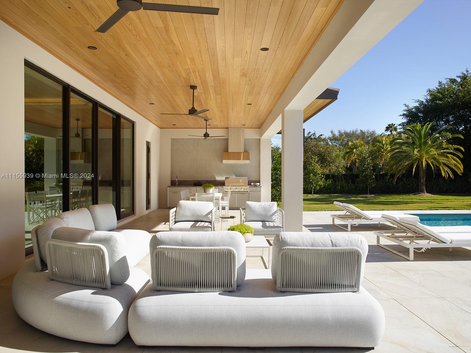 TOWN & RANCH ESTS - Residential