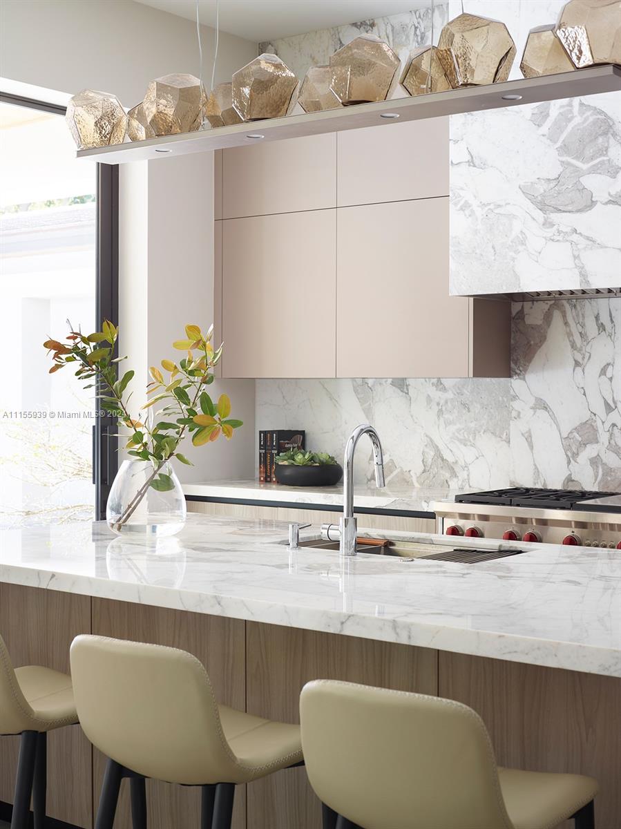 TOWN & RANCH ESTS - Residential