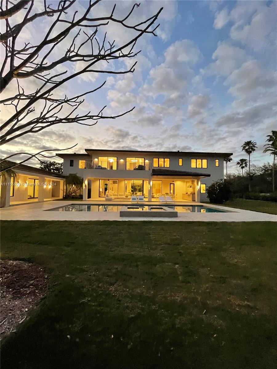 TOWN & RANCH ESTS - Residential