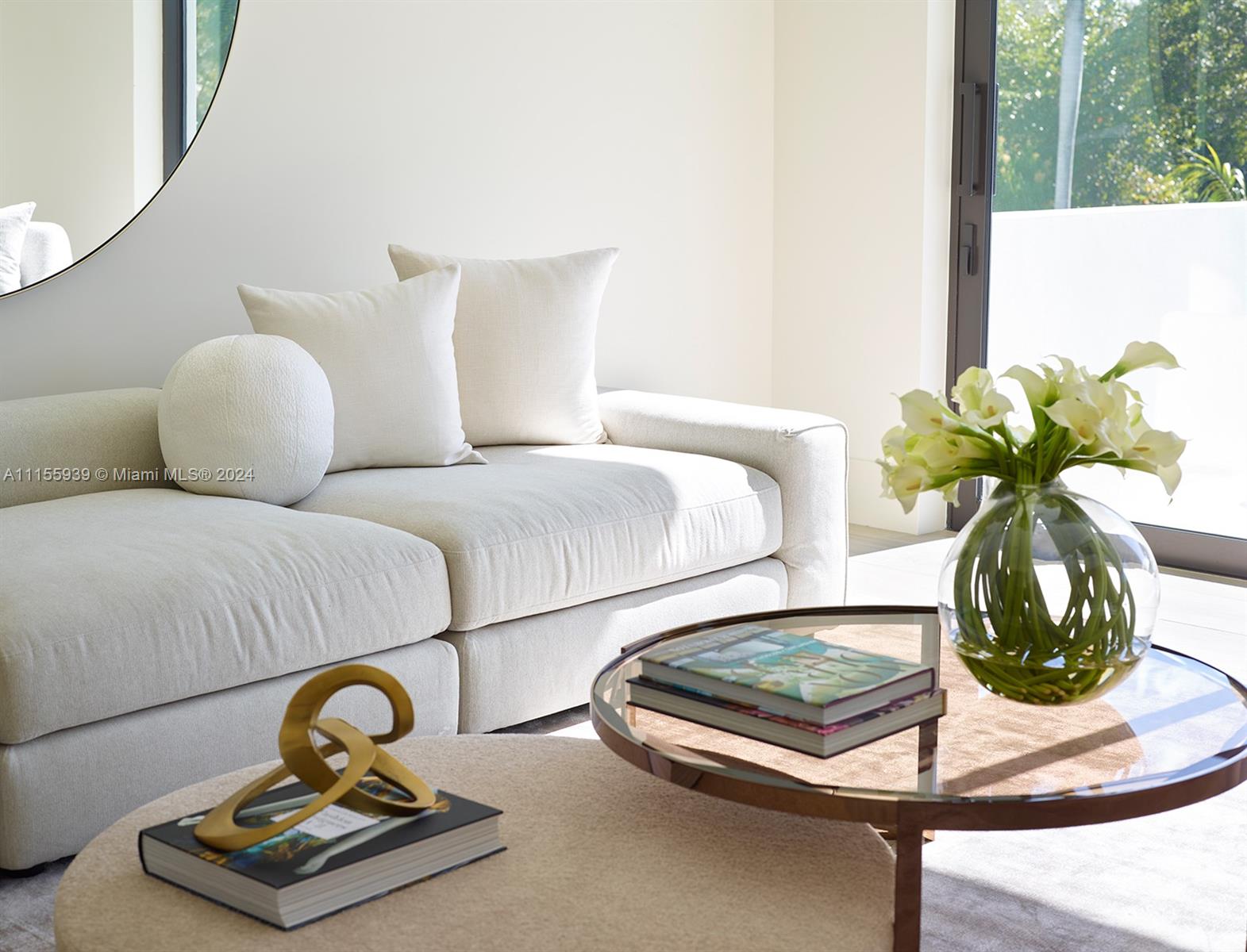 TOWN & RANCH ESTS - Residential