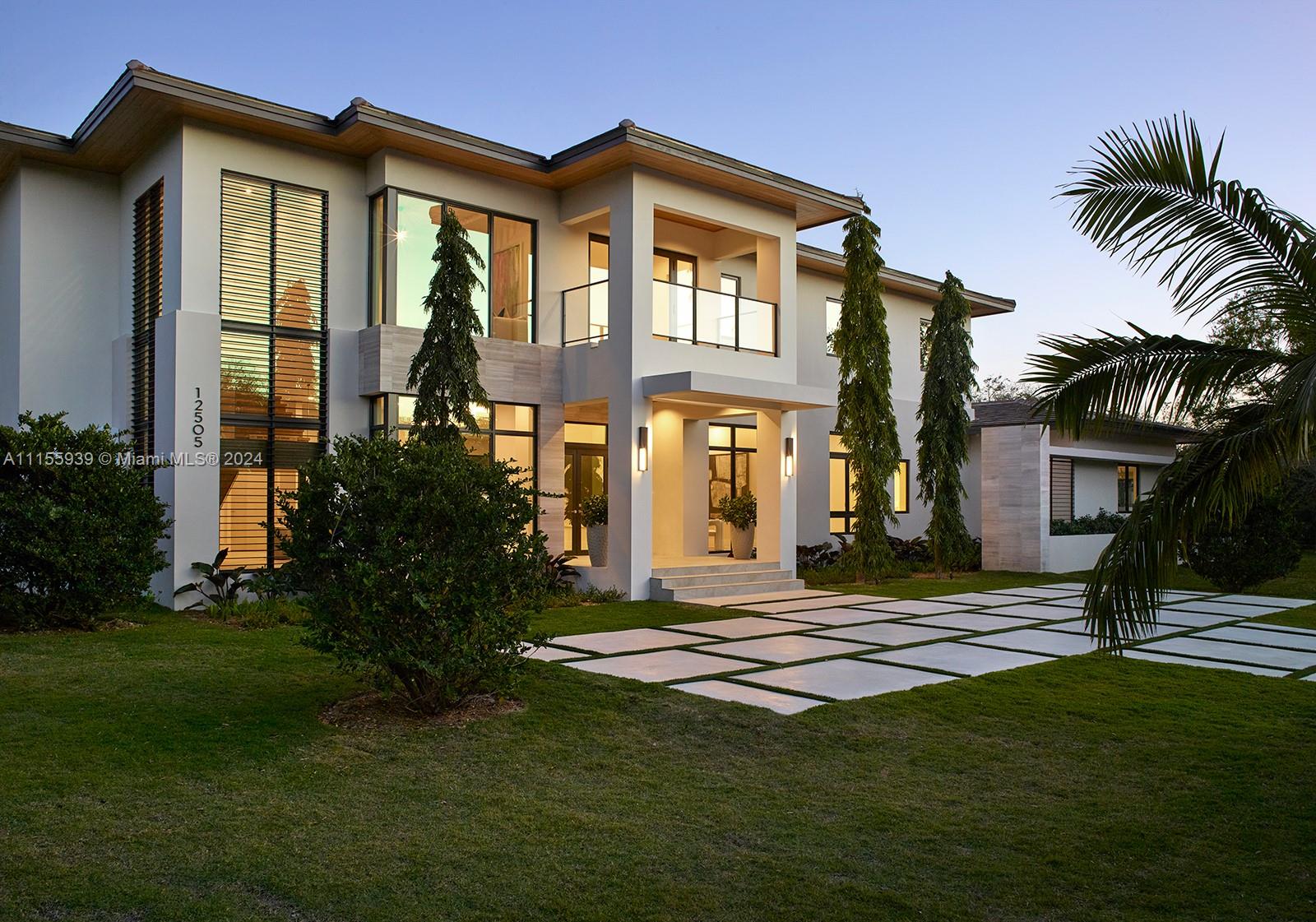 TOWN & RANCH ESTS - Residential