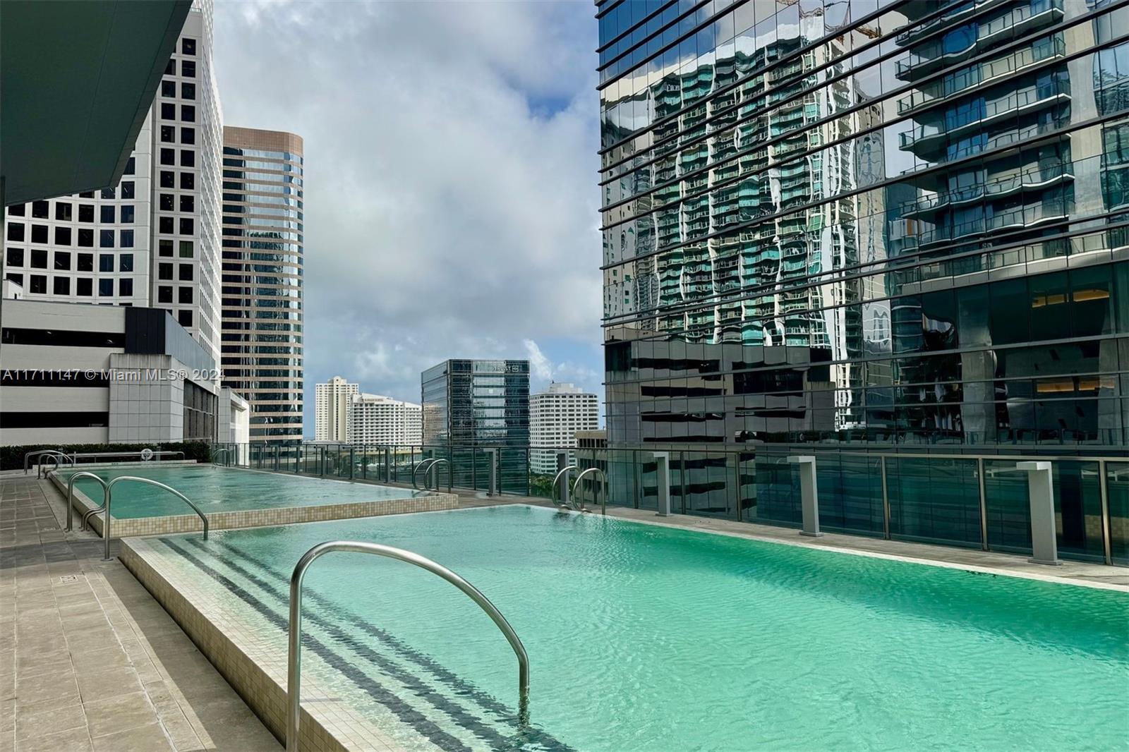 REACH CONDO - Residential