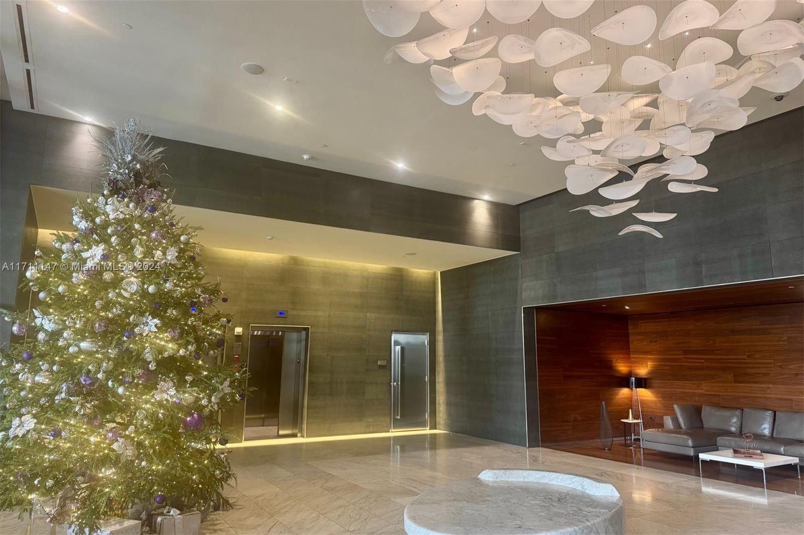 REACH CONDO - Residential