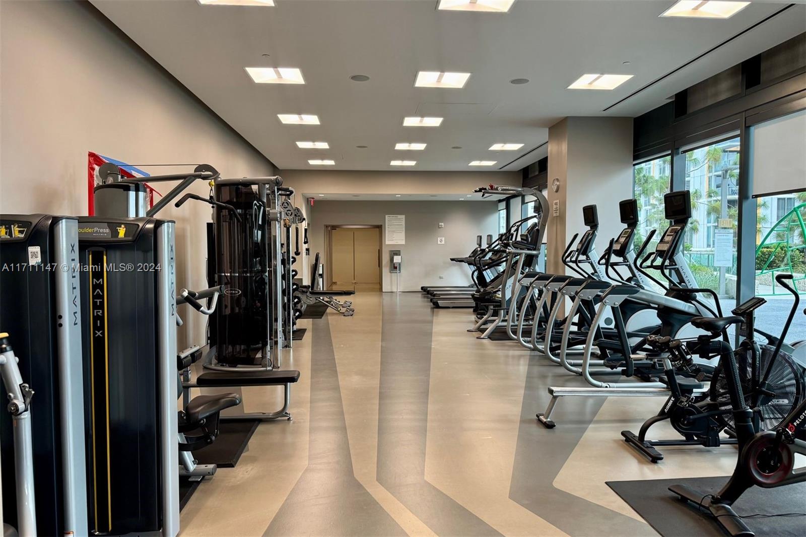 REACH CONDO - Residential