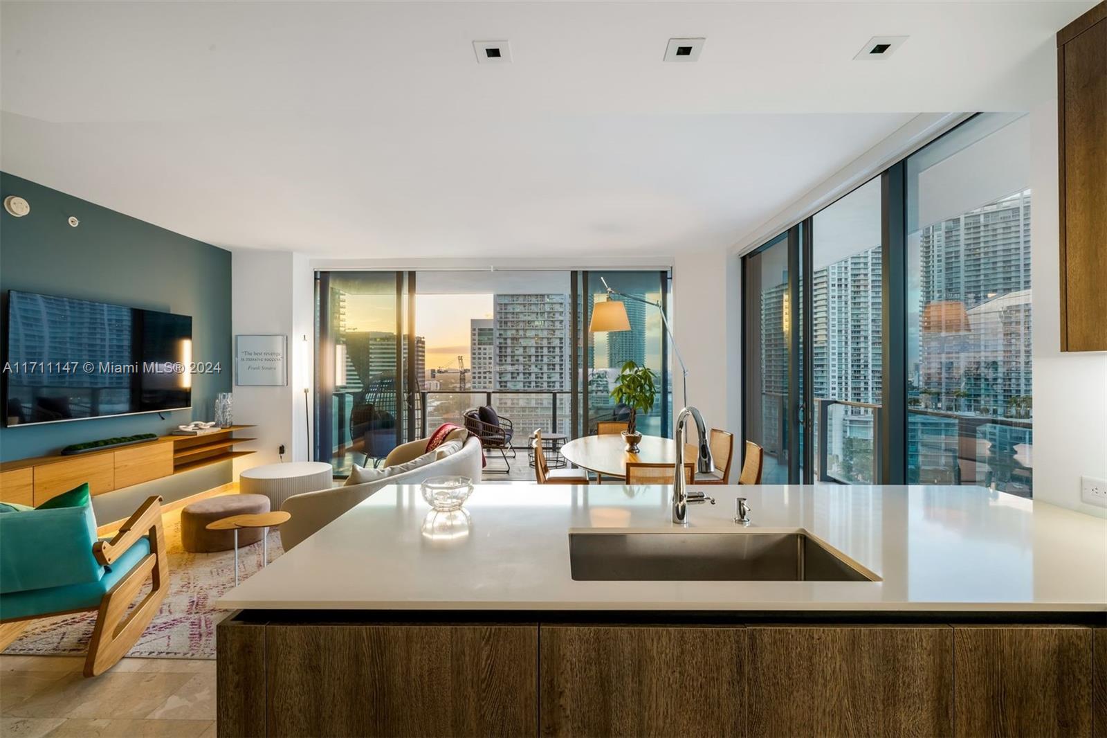 REACH CONDO - Residential