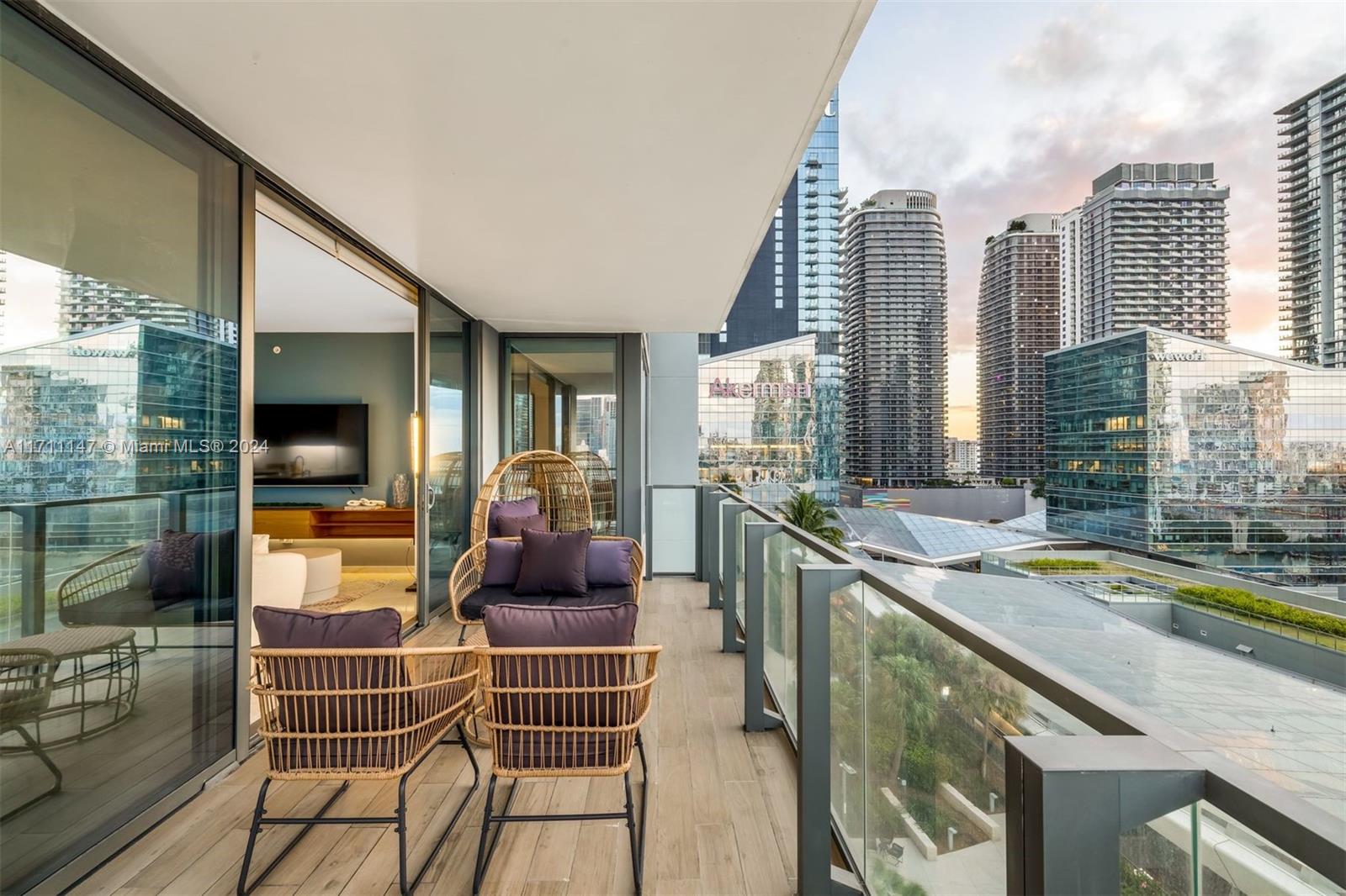 REACH CONDO - Residential