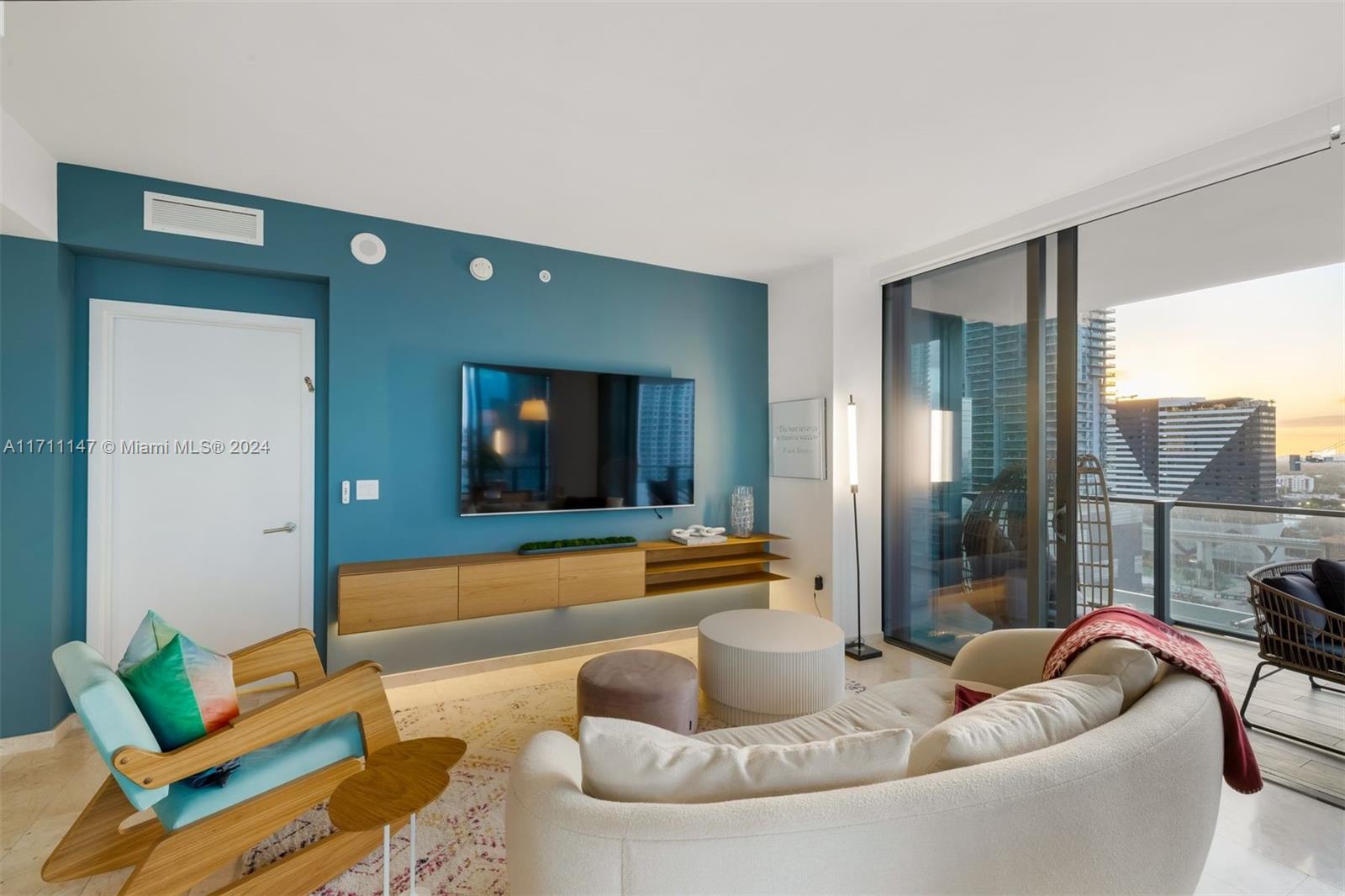 REACH CONDO - Residential