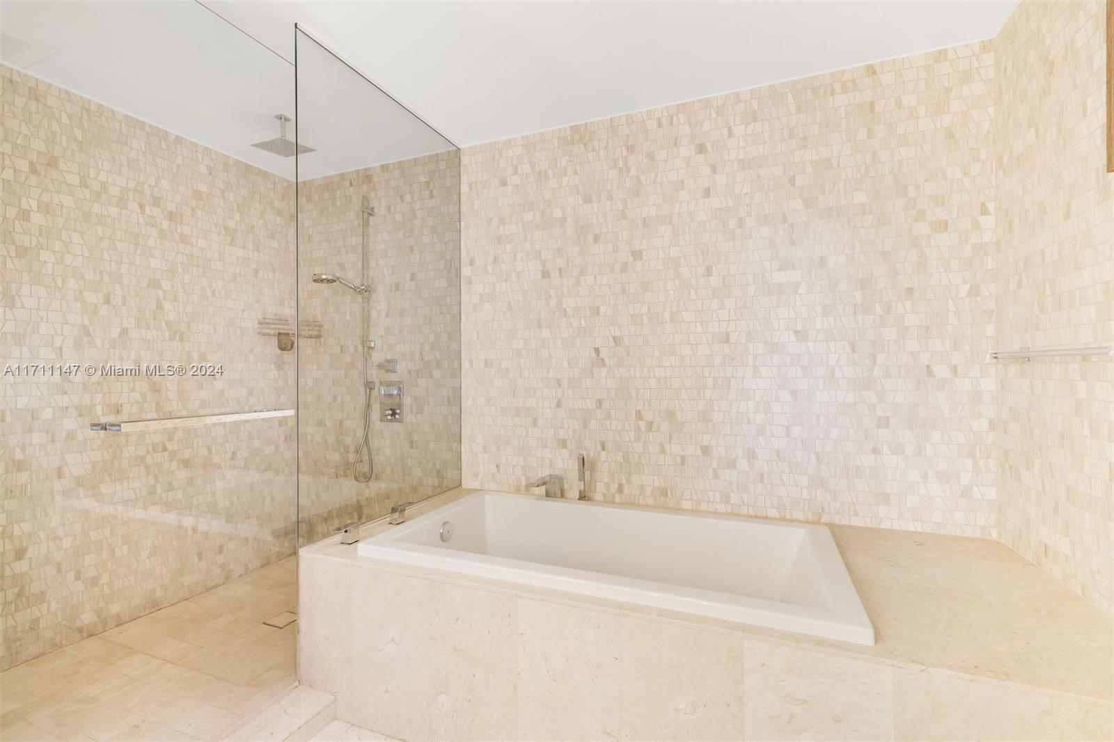 REACH CONDO - Residential