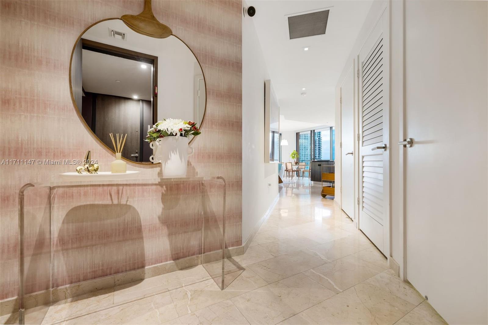 REACH CONDO - Residential