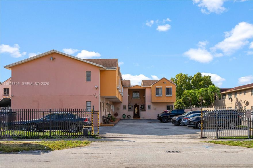 Great opportunity in the heart of hialeah, Huge yard with massive potential! Motivated seller.