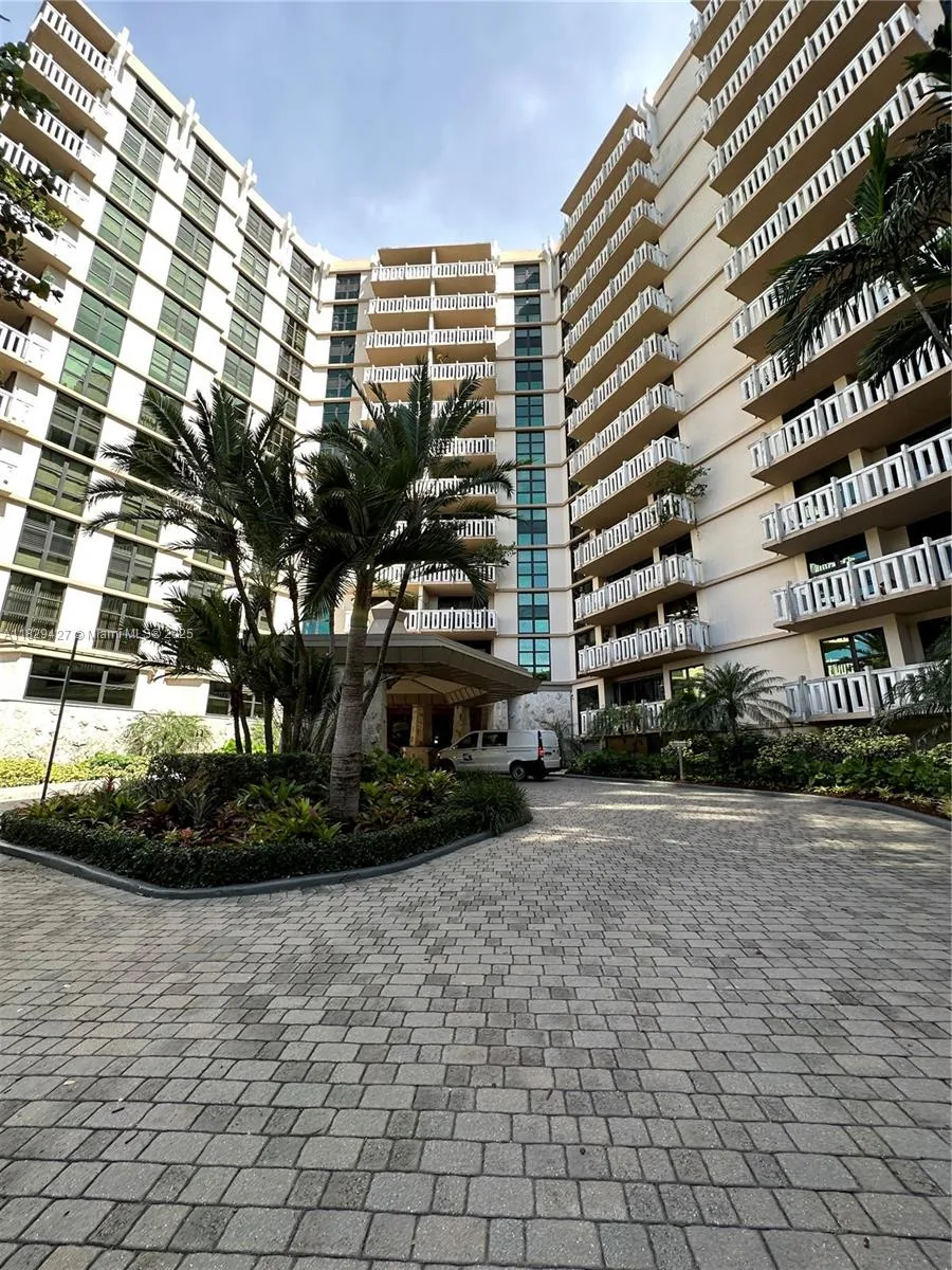 Key Biscayne, Florida 33149, United States, 2 Bedrooms Bedrooms, ,2 BathroomsBathrooms,Residential,Active,159480