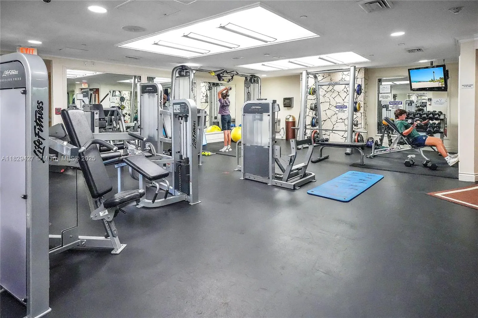 Key Biscayne, Florida 33149, United States, 2 Bedrooms Bedrooms, ,2 BathroomsBathrooms,Residential,Active,159480