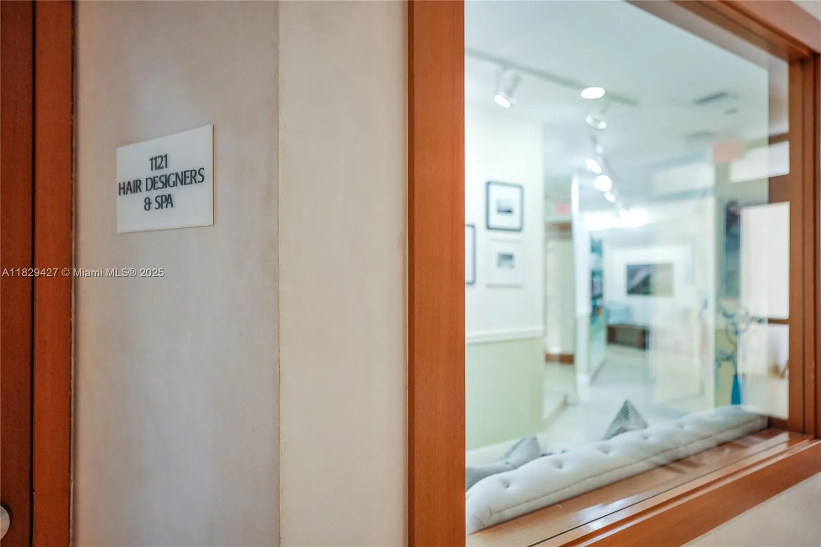 Key Biscayne, Florida 33149, United States, 2 Bedrooms Bedrooms, ,2 BathroomsBathrooms,Residential,Active,159480