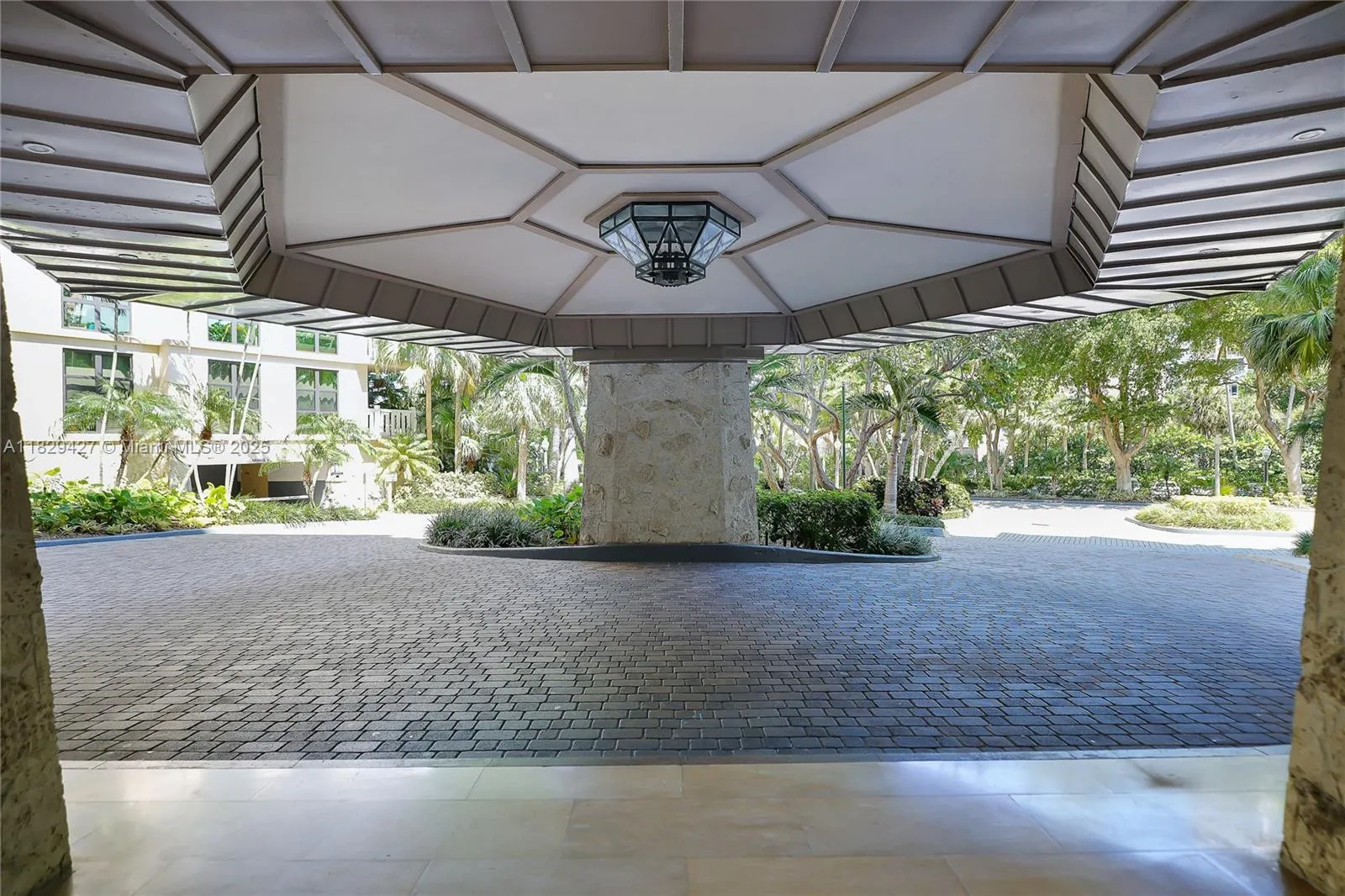 Key Biscayne, Florida 33149, United States, 2 Bedrooms Bedrooms, ,2 BathroomsBathrooms,Residential,Active,159480