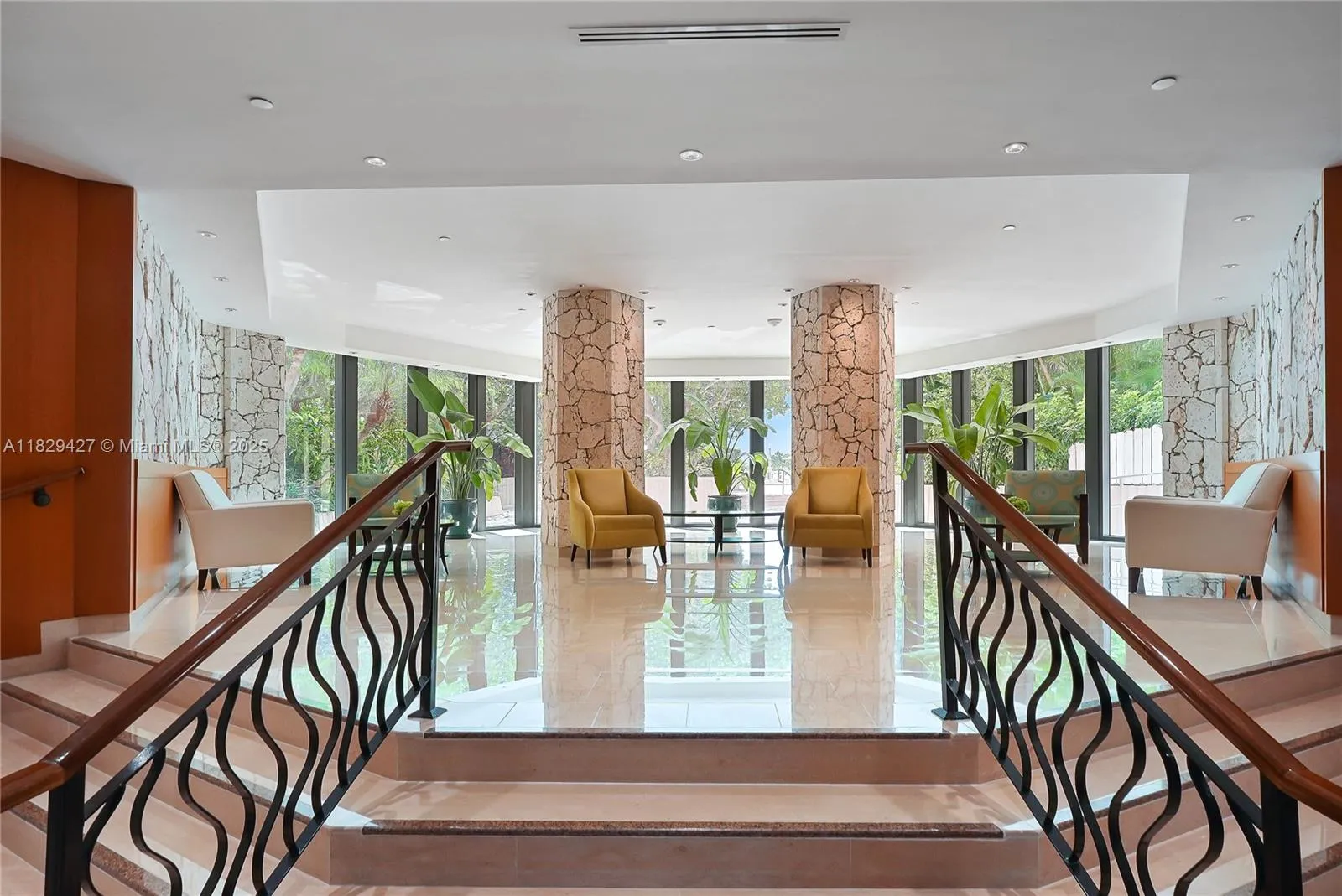 Key Biscayne, Florida 33149, United States, 2 Bedrooms Bedrooms, ,2 BathroomsBathrooms,Residential,Active,159480