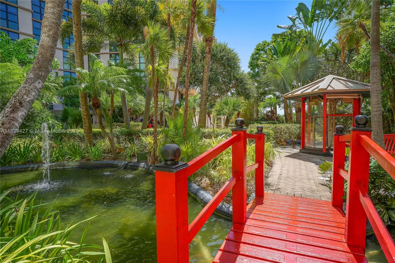 Key Biscayne, Florida 33149, United States, 2 Bedrooms Bedrooms, ,2 BathroomsBathrooms,Residential,Active,159480