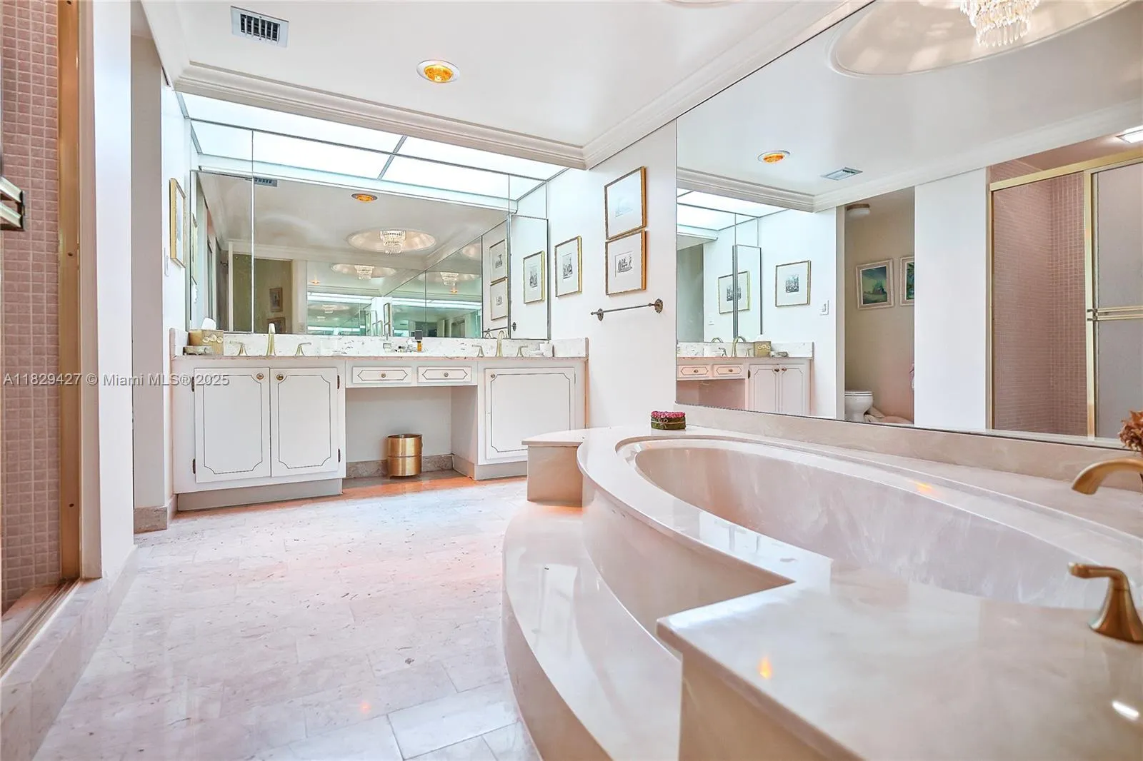 Key Biscayne, Florida 33149, United States, 2 Bedrooms Bedrooms, ,2 BathroomsBathrooms,Residential,Active,159480