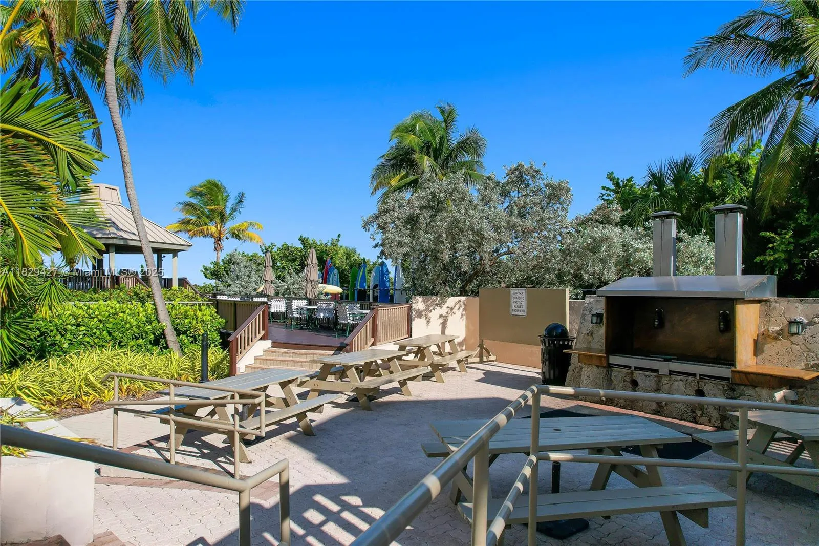 Key Biscayne, Florida 33149, United States, 2 Bedrooms Bedrooms, ,2 BathroomsBathrooms,Residential,Active,159480