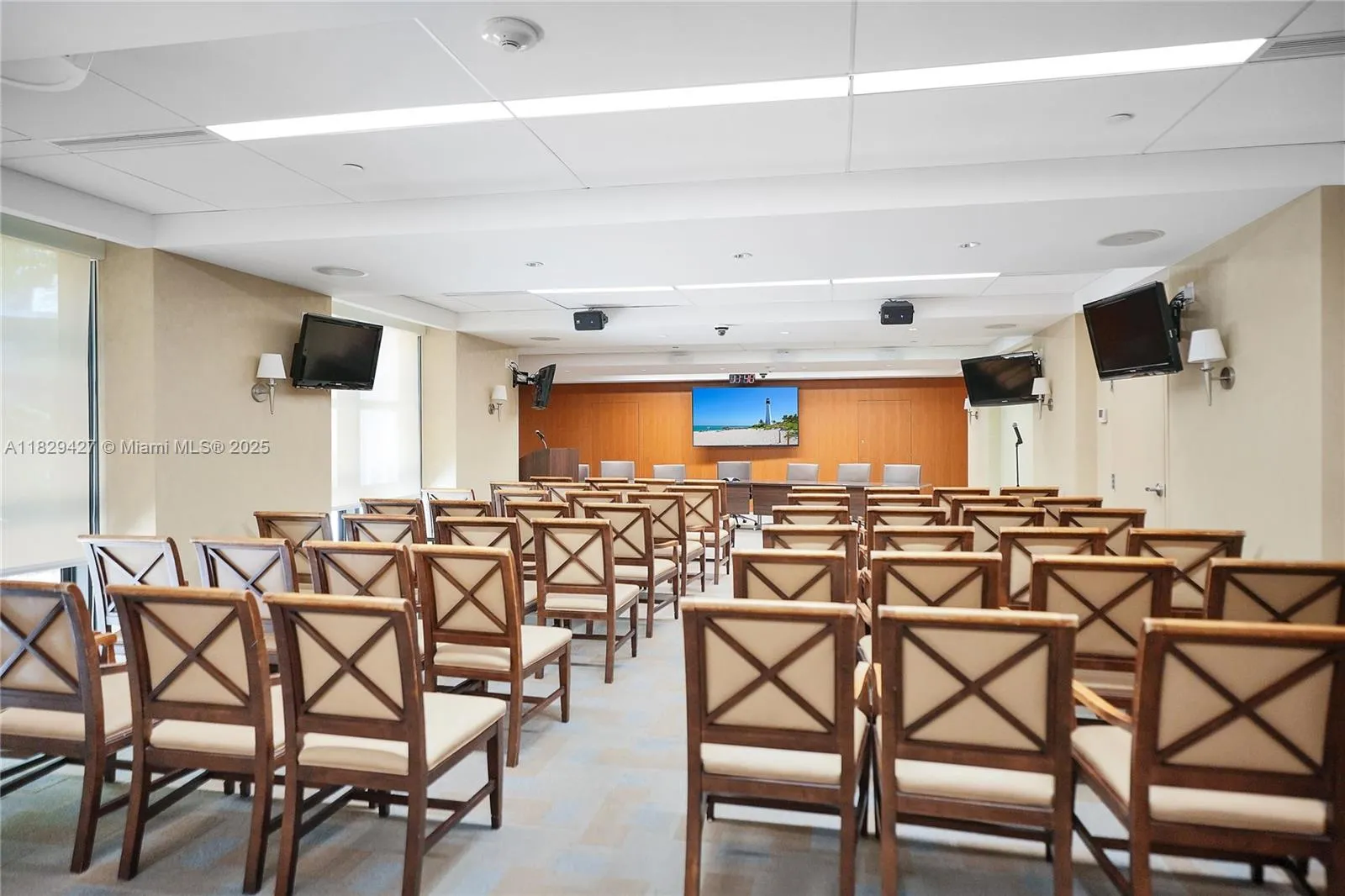 Key Biscayne, Florida 33149, United States, 2 Bedrooms Bedrooms, ,2 BathroomsBathrooms,Residential,Active,159480