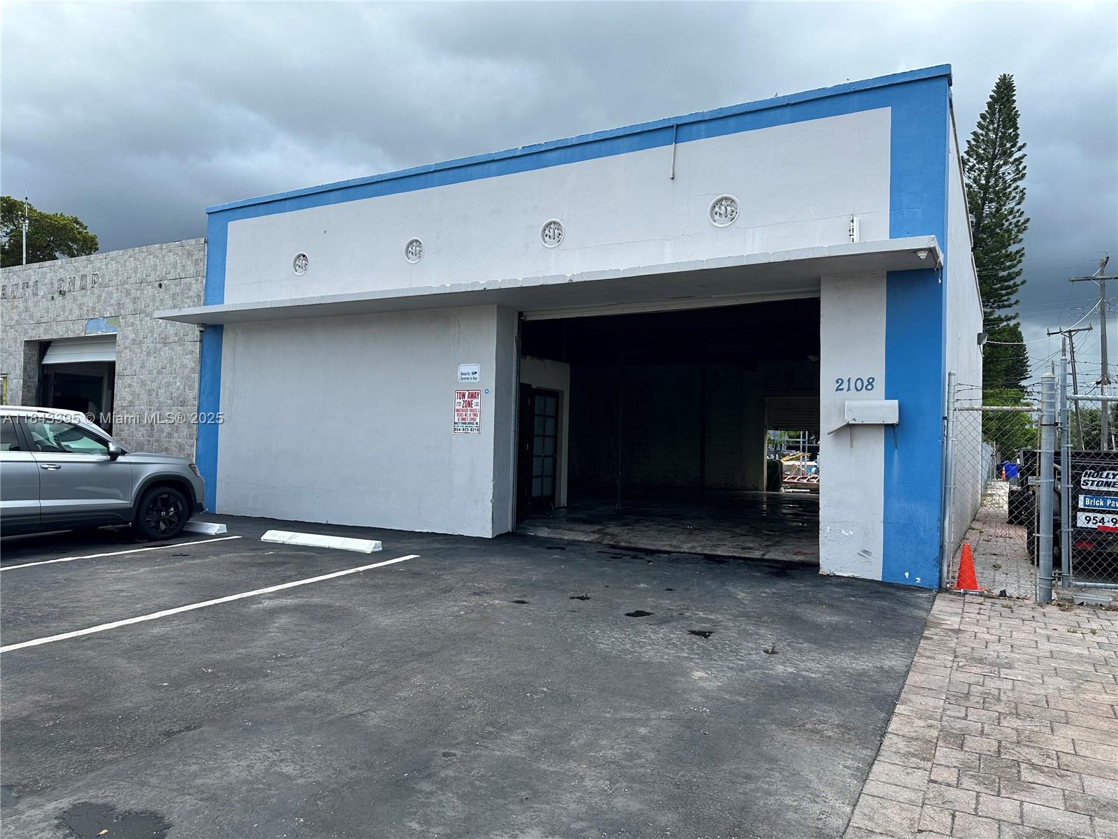 This freestanding industrial warehouse property encompasses 1,620 square feet of functional space within a 7,090 square-foot lot. Positioned directly on North Dixie Highway in East Hollywood, it is conveniently situated four blocks south of Sheridan Street. The property falls under the liberal DH-3 zoning, accommodating a wide range of commercial uses. Its perfect for most industrial uses.