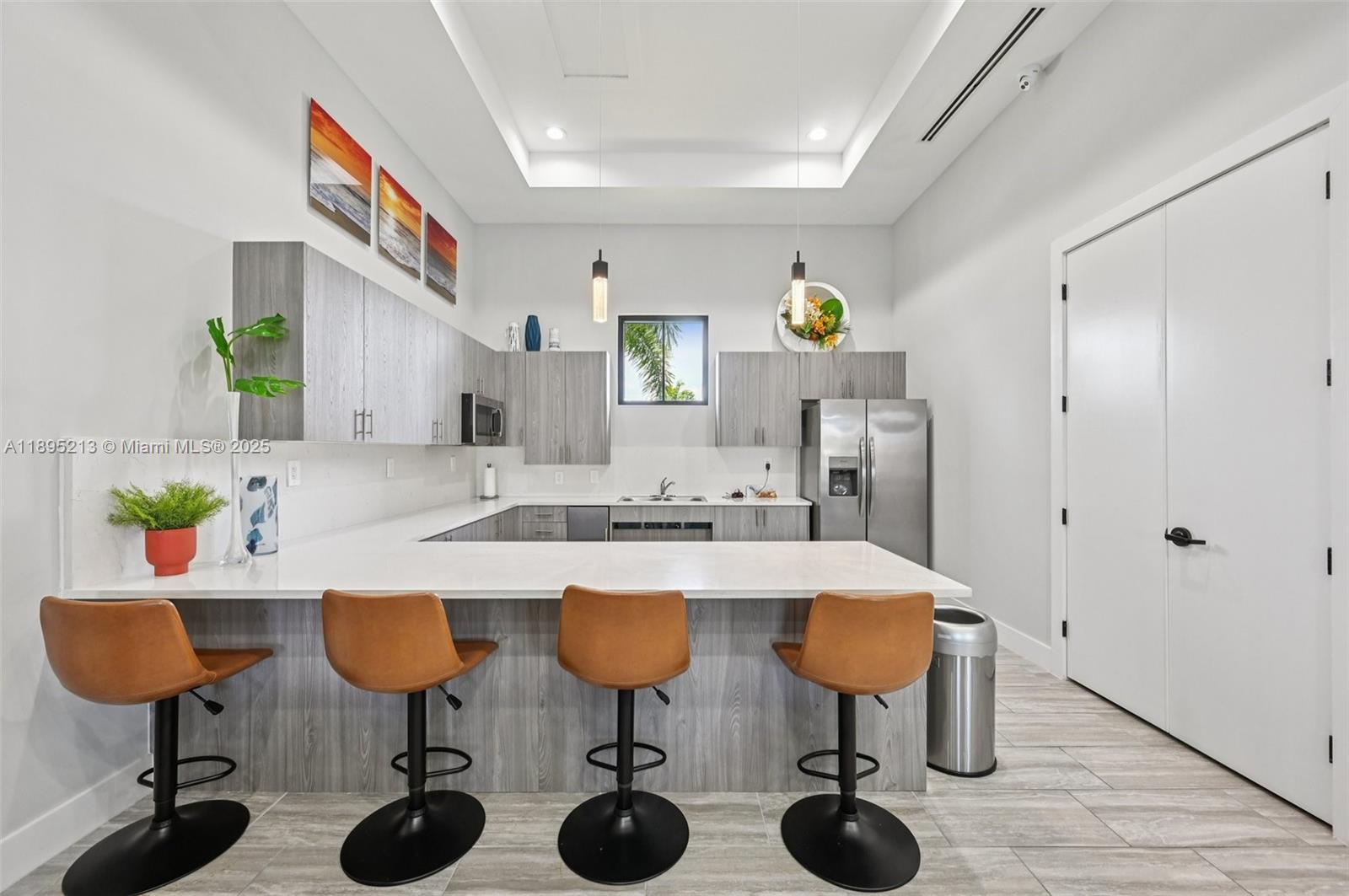 PINE ISLE - Residential