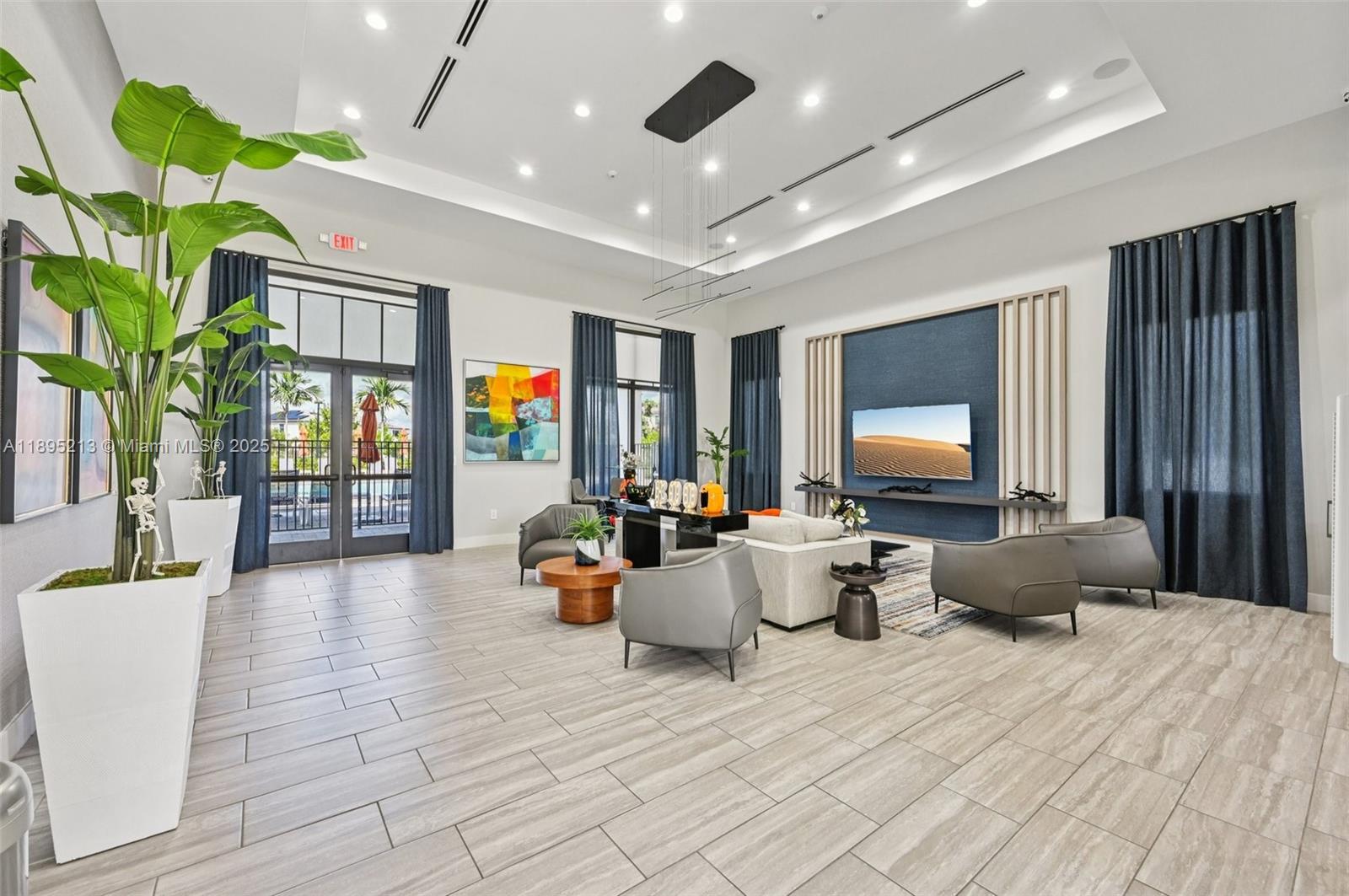 PINE ISLE - Residential