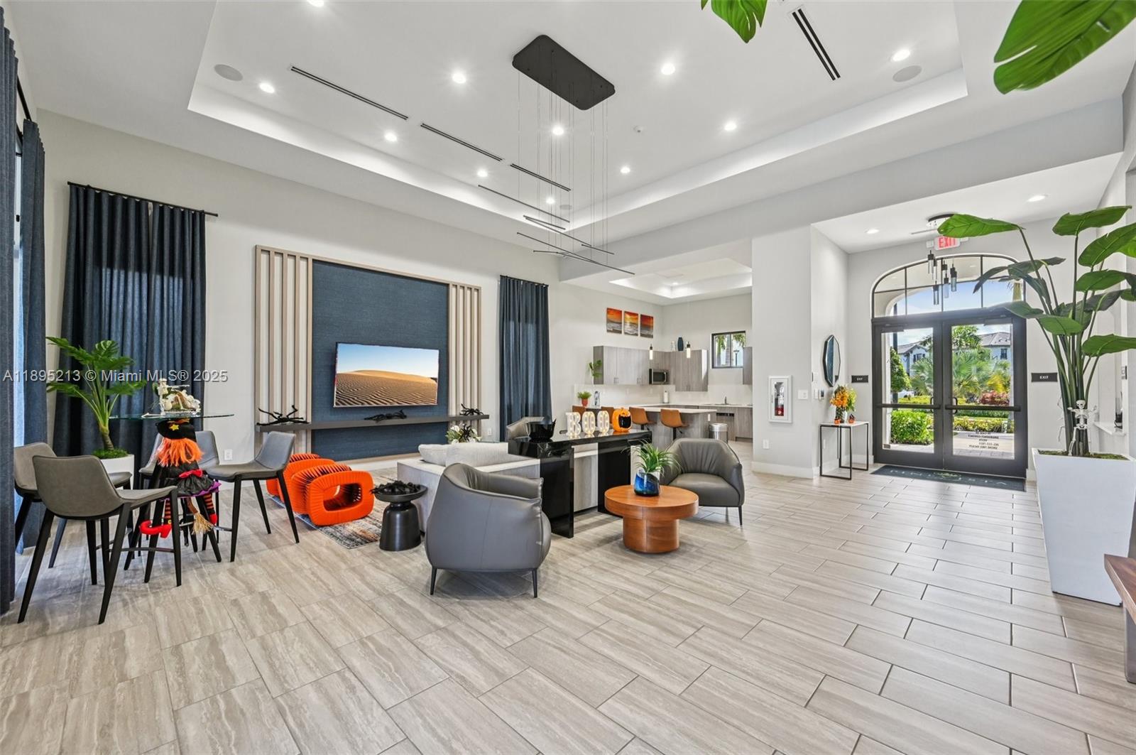 PINE ISLE - Residential