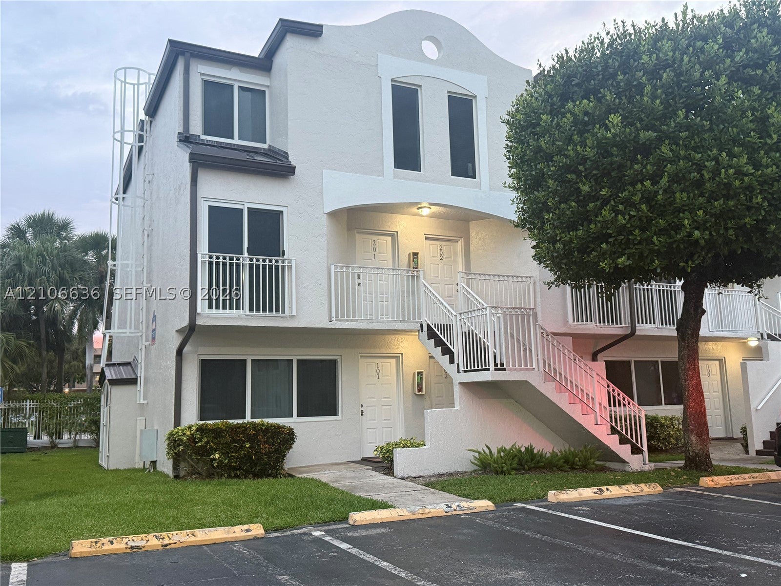 665 NW 85th Pl 10-101