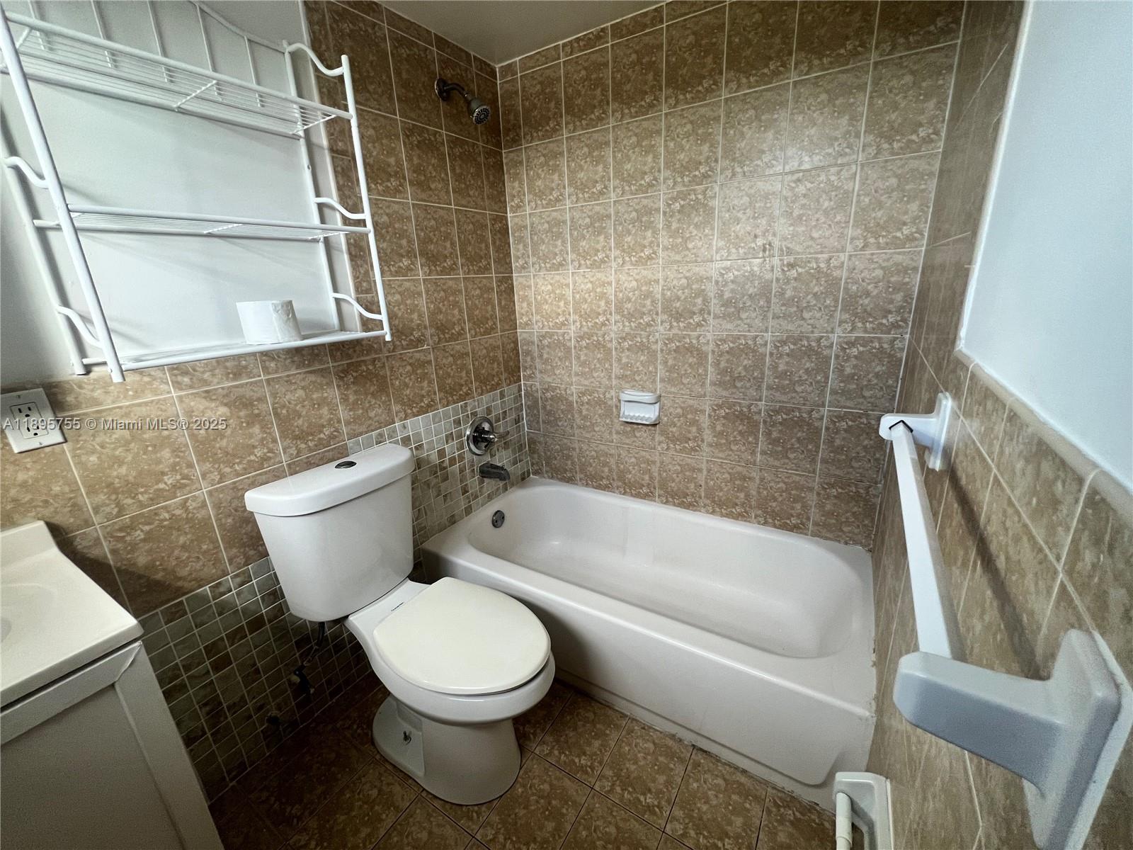 GARDEN VISTA CONDO - Residential Lease
