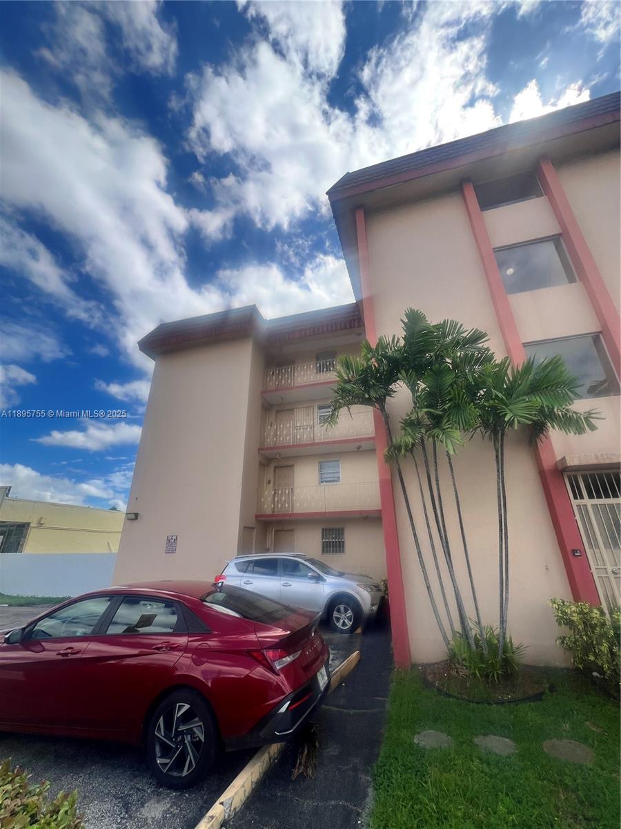 GARDEN VISTA CONDO - Residential Lease