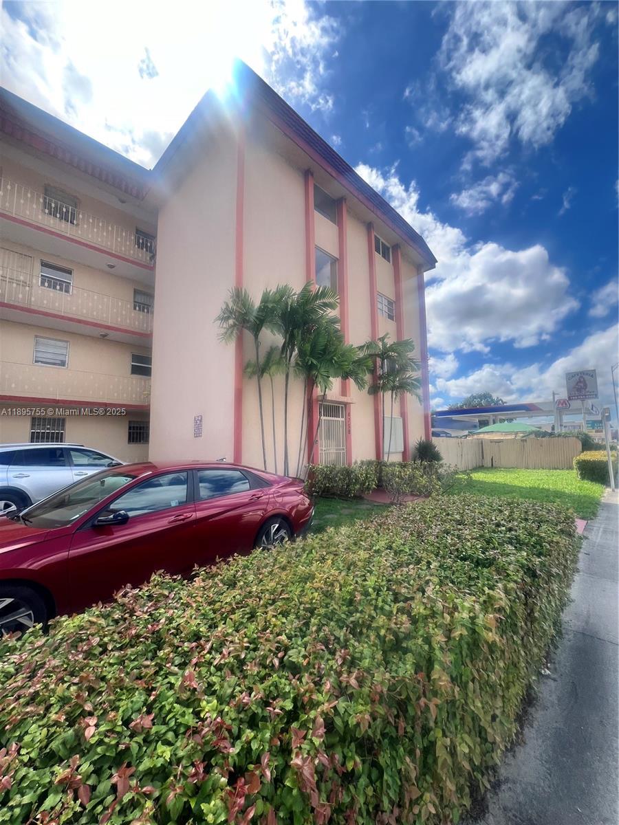 GARDEN VISTA CONDO - Residential Lease