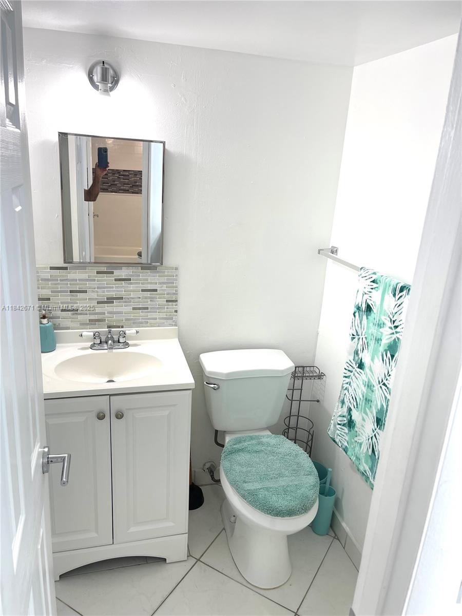 THE GREENS CONDO - Residential