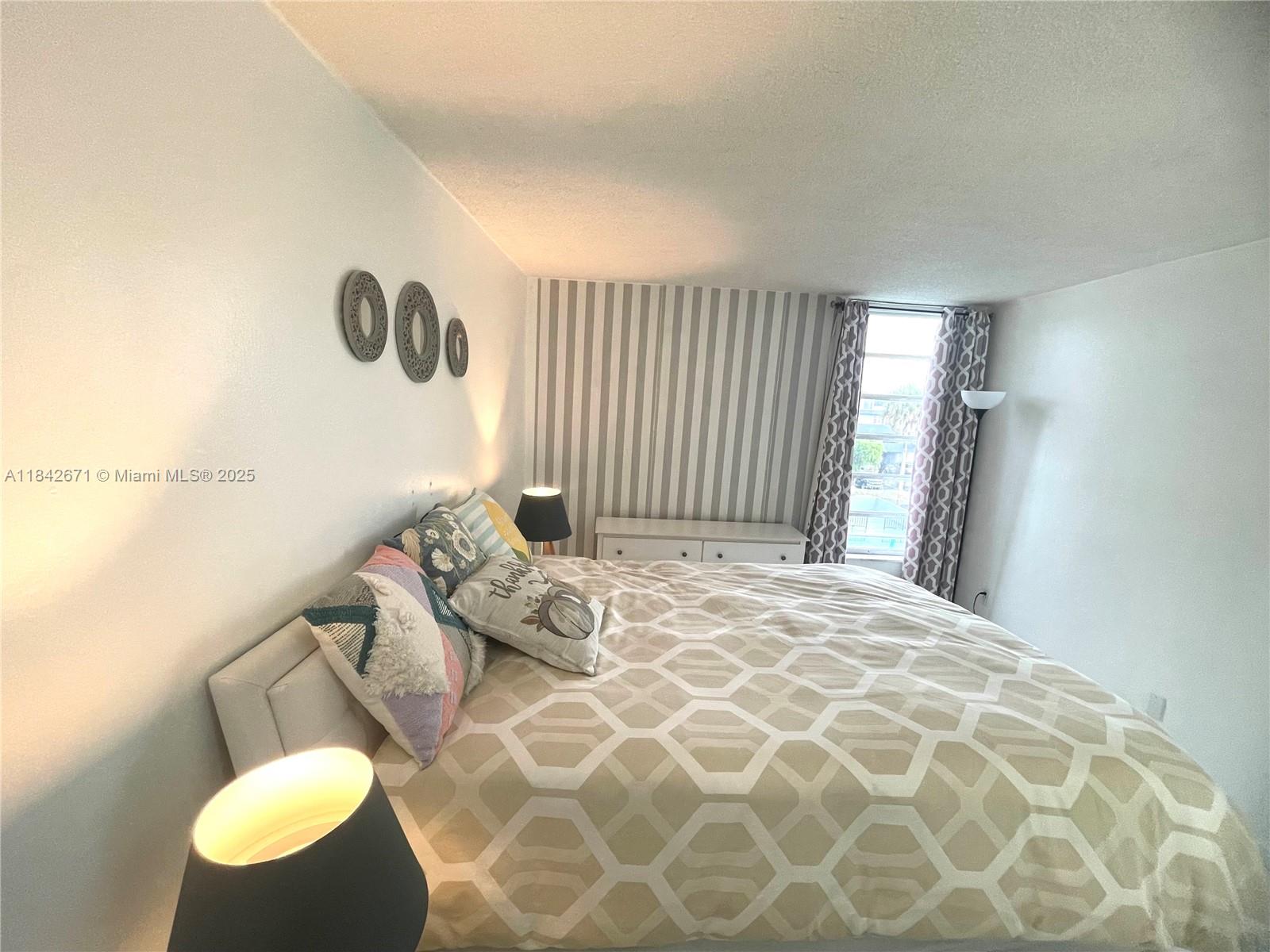 THE GREENS CONDO - Residential