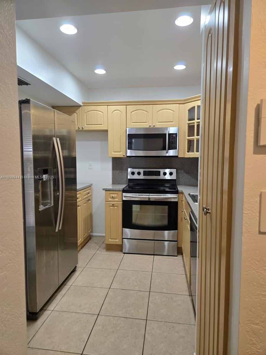 QUATRAINE CONDO II PH I - Residential Lease