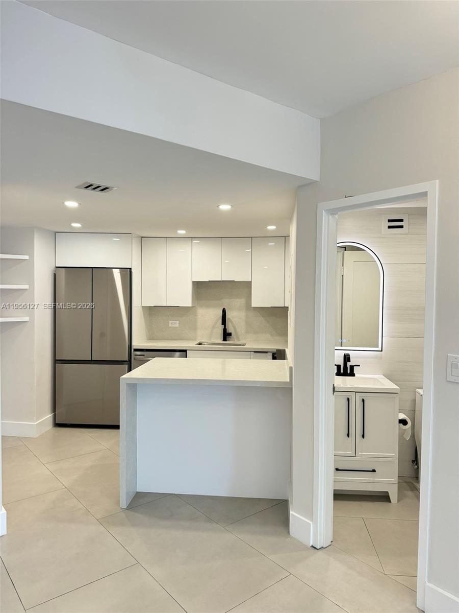 FOUR AMBASSADORS CONDO PH - Residential