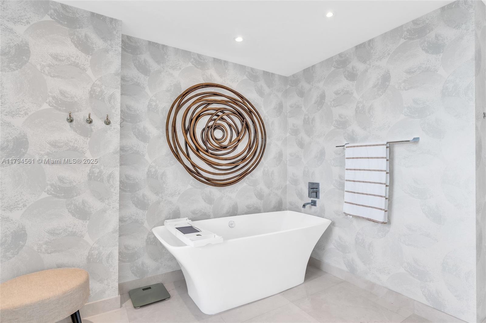 MARINA PALMS RESIDENCES S - Residential