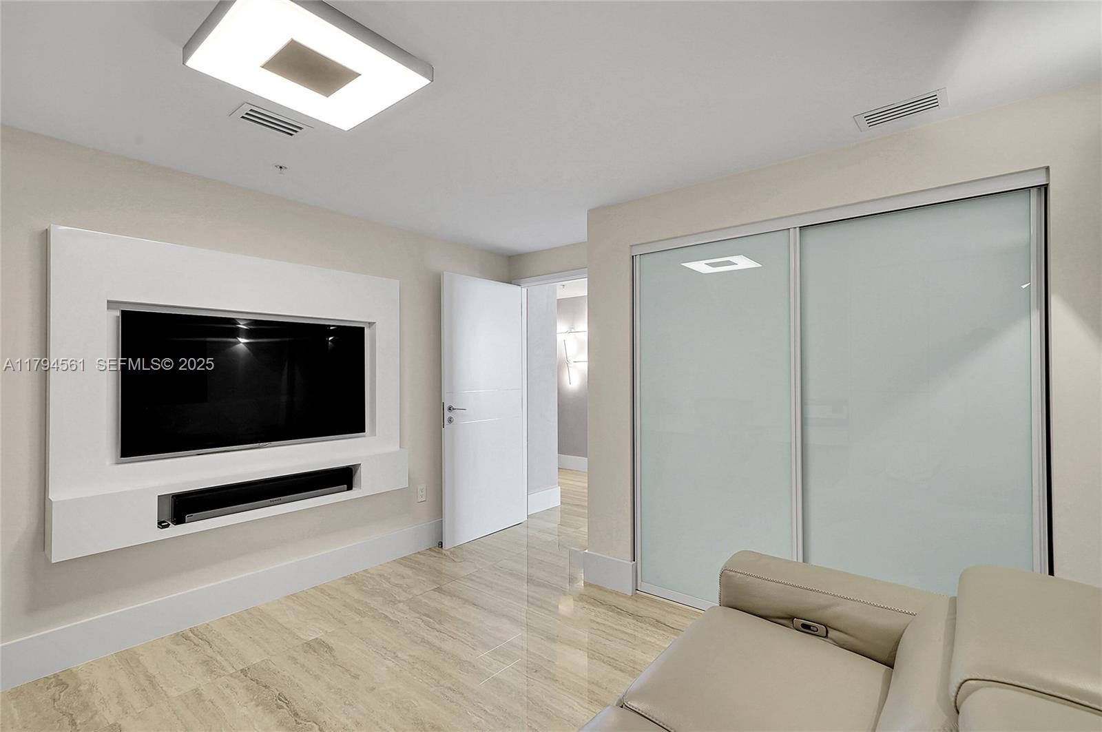 MARINA PALMS RESIDENCES S - Residential