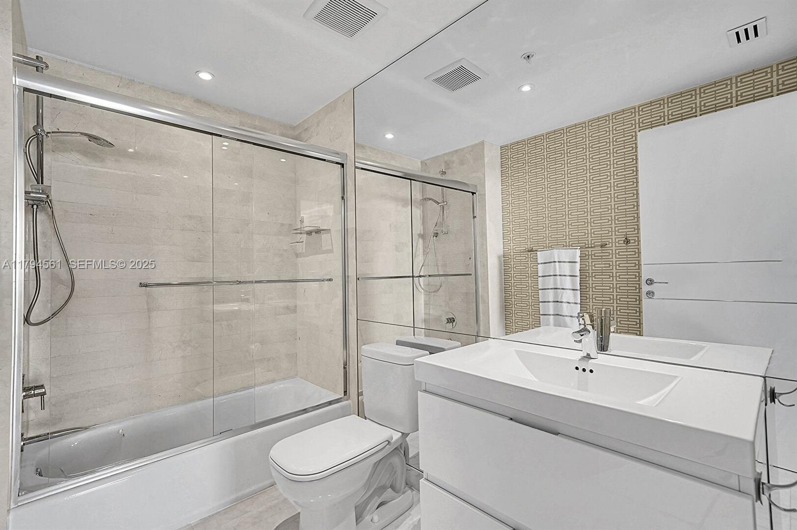 MARINA PALMS RESIDENCES S - Residential