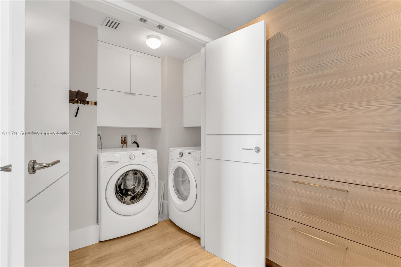 MARINA PALMS RESIDENCES S - Residential