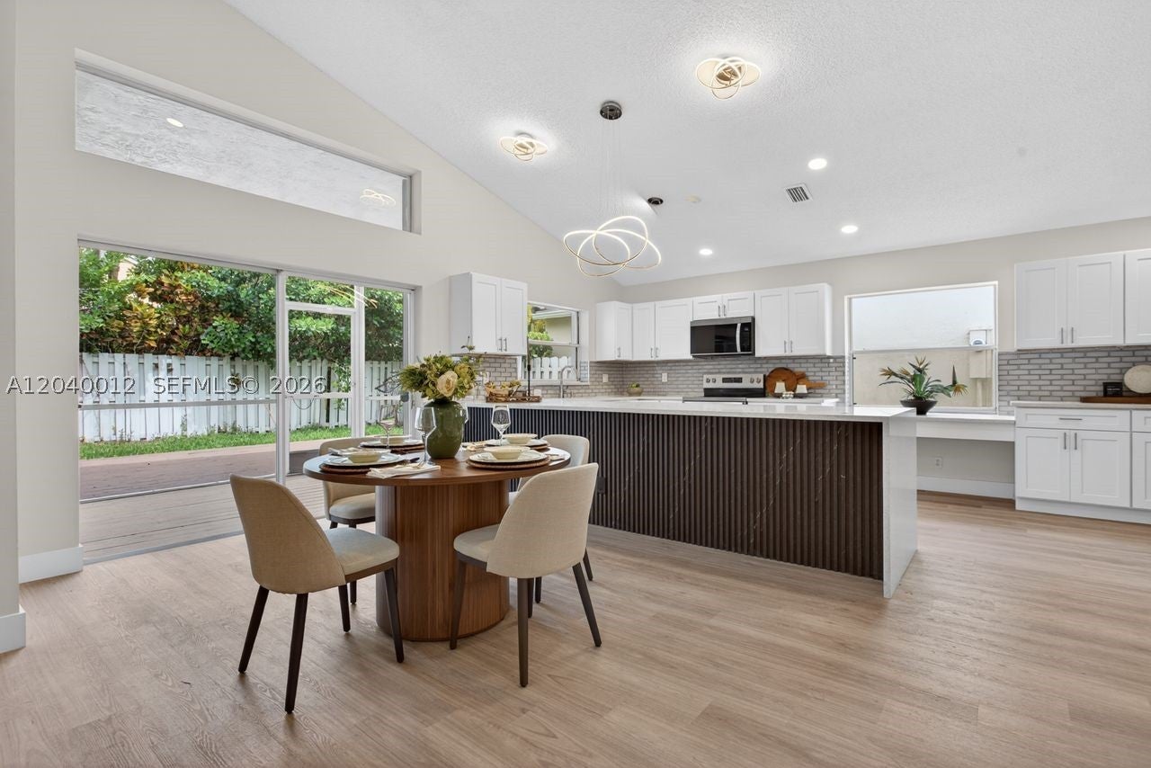 116 W Bayridge Dr