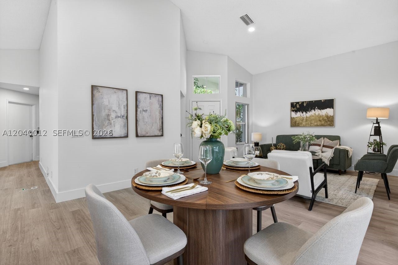 116 W Bayridge Dr