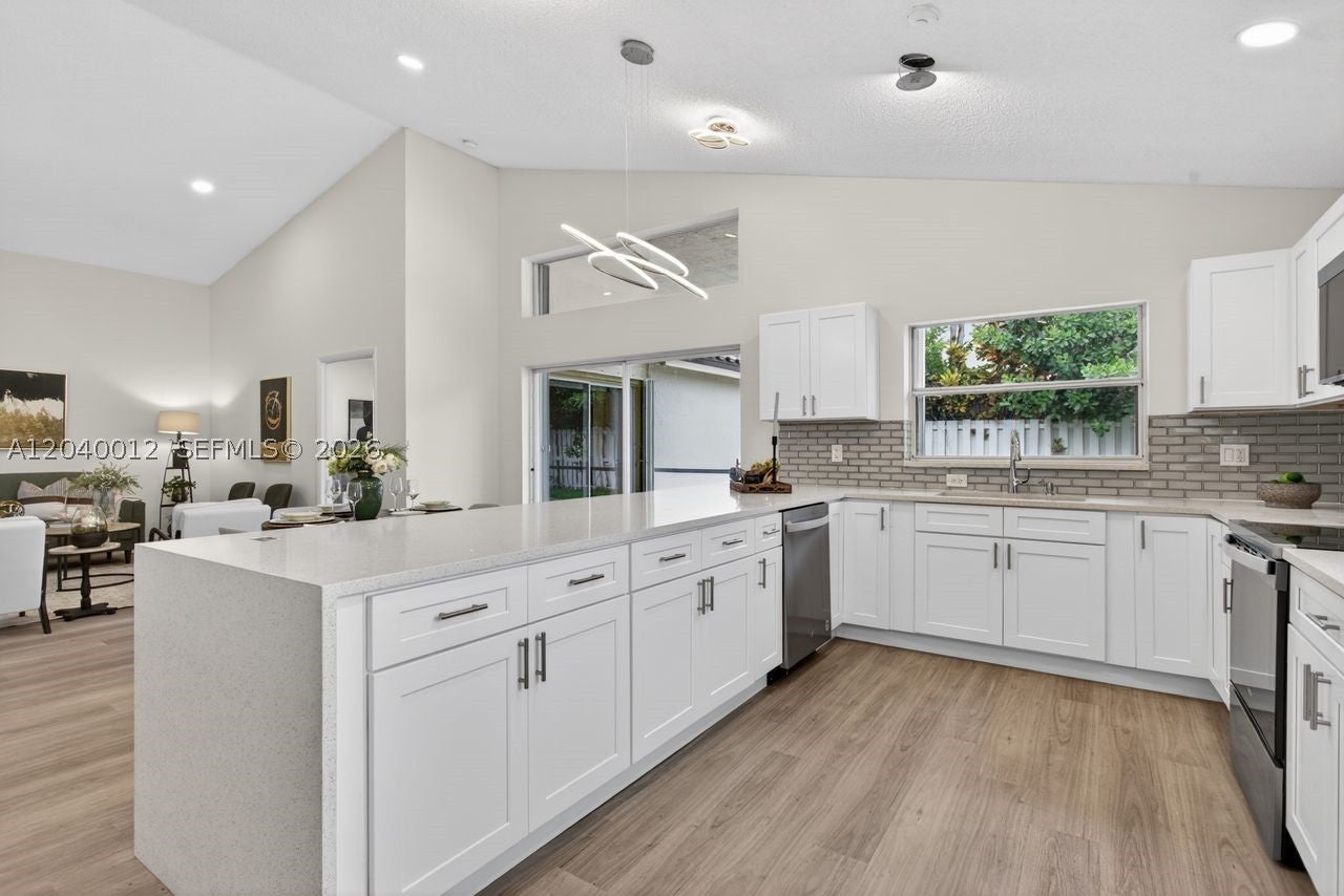 116 W Bayridge Dr