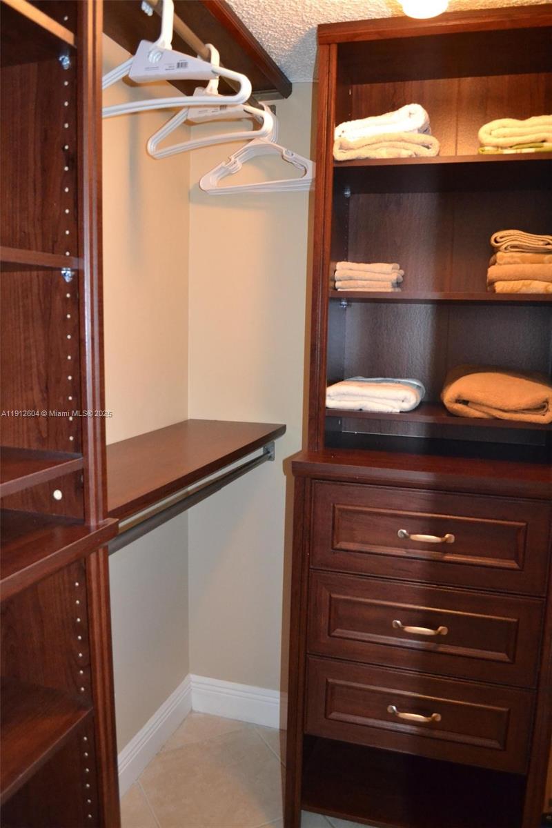 QUADOMAIN TOWER I AND IV - Residential Lease