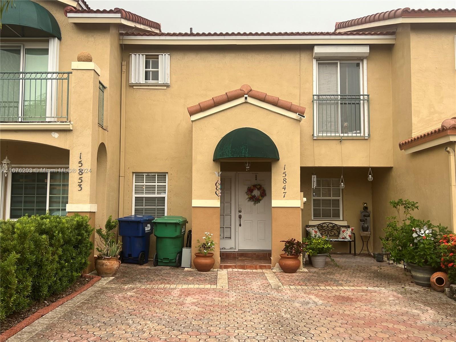 Welcome to your dream townhome in the heart of a vibrant community! This stunning property boasts 3 spacious bedrooms, 2.5 remodeled bathrooms & 2024 Roof. The open-concept living space is perfect for entertaining guests or relaxing with loved ones, while the sleek stainless steel appliances in the kitchen make cooking a breeze. The tile flooring throughout the first floor.  With its convenient location and top-notch features, this townhome offers the perfect blend of comfort and convenience. Whether you're looking for a place to call home or a savvy investment opportunity. Don't miss out on the chance to make this townhome yours.