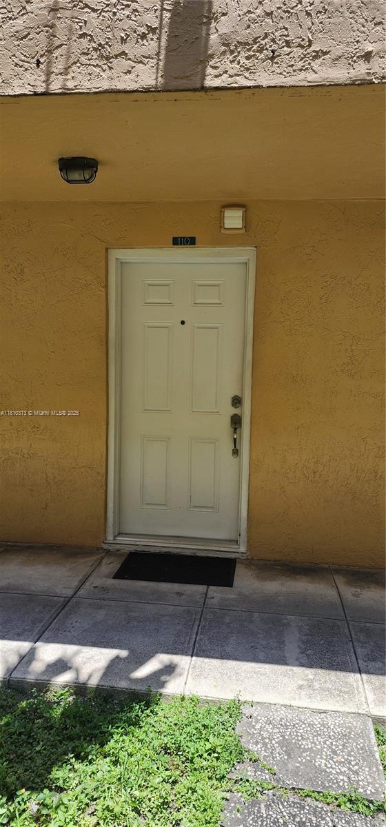 2985 W 80th St 110, Hialeah, Miami-Dade County, Florida - 2 Bedrooms  
2 Bathrooms - 