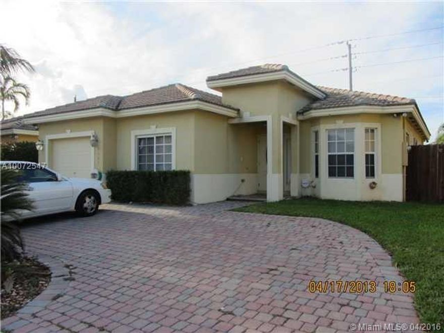Lovely pool house in great condition. Inviting pool/patio area located in Cutler Bay close to major roads. Pool and lawn services not included in rent.