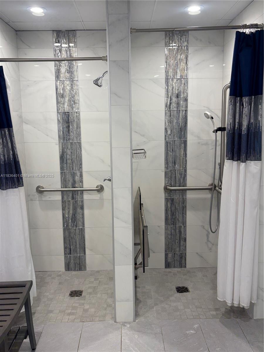 HUNTINGTON LAKES SEC FIVE - Residential