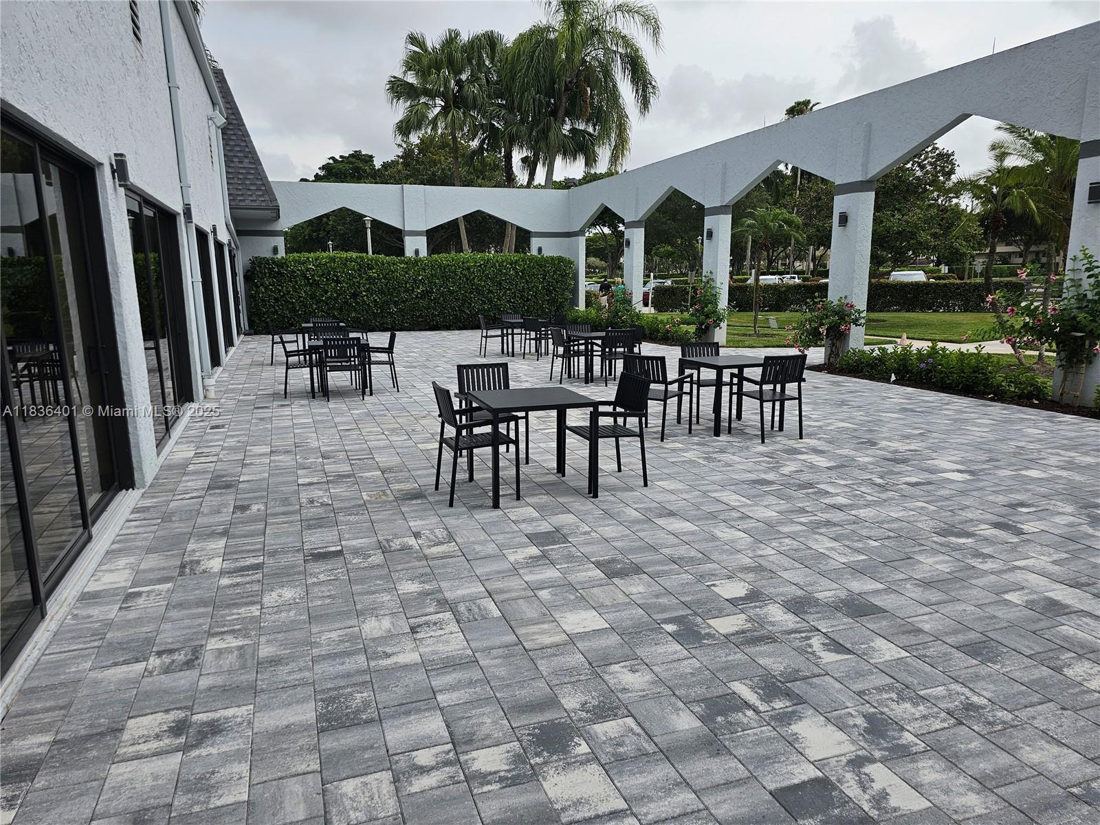 HUNTINGTON LAKES SEC FIVE - Residential