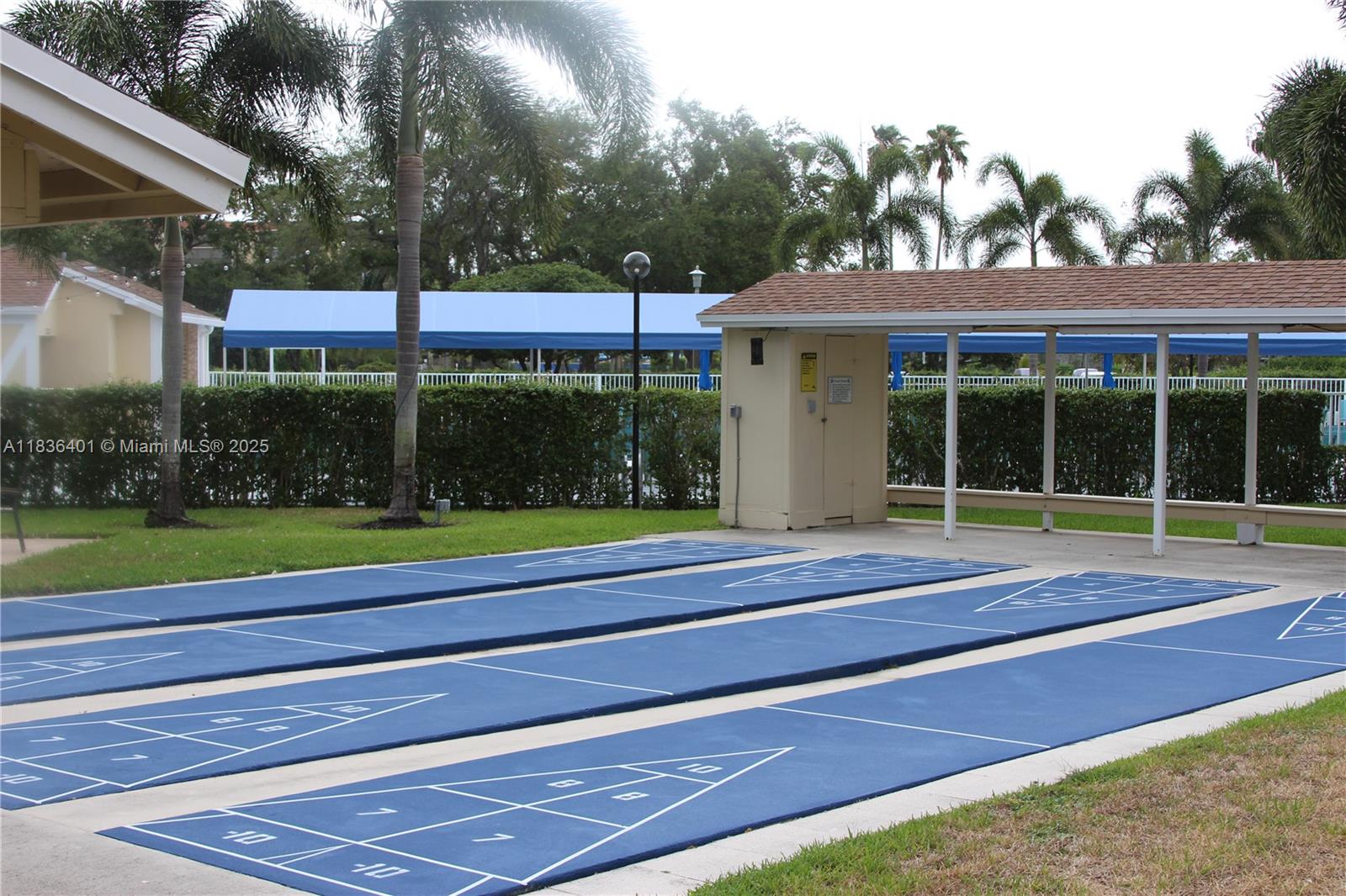 HUNTINGTON LAKES SEC FIVE - Residential